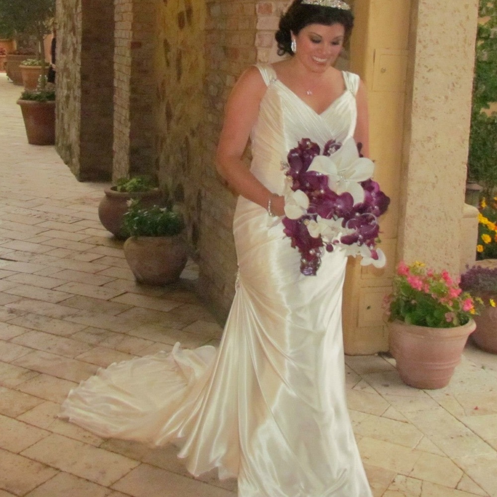 Maggie soterro couture wedding dress size 10